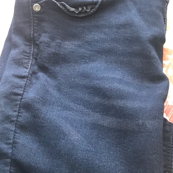 Women's Almost Famous Jeans Size 5 Stretchy - Picture 5 of 5